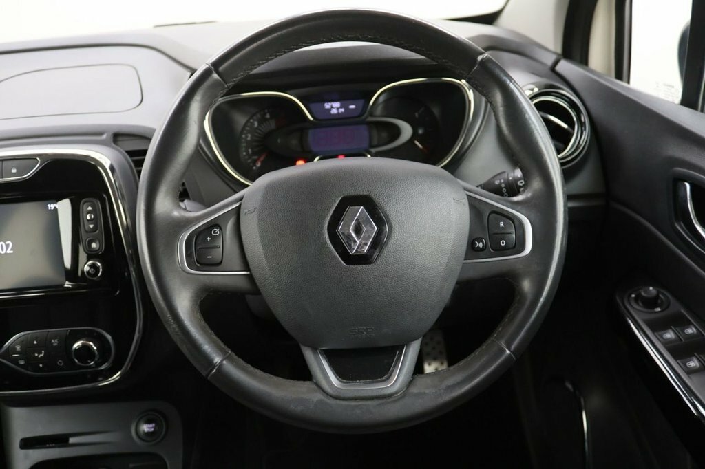 Renault Captur  Red #16
