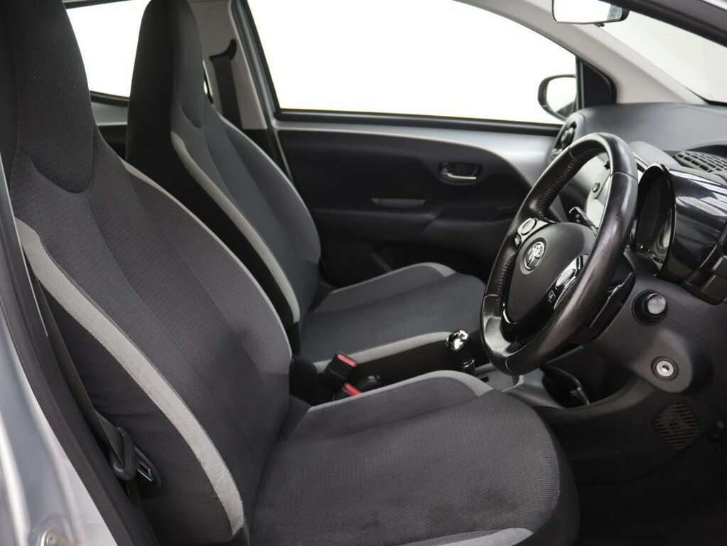 Toyota Aygo Hatchback Red #8