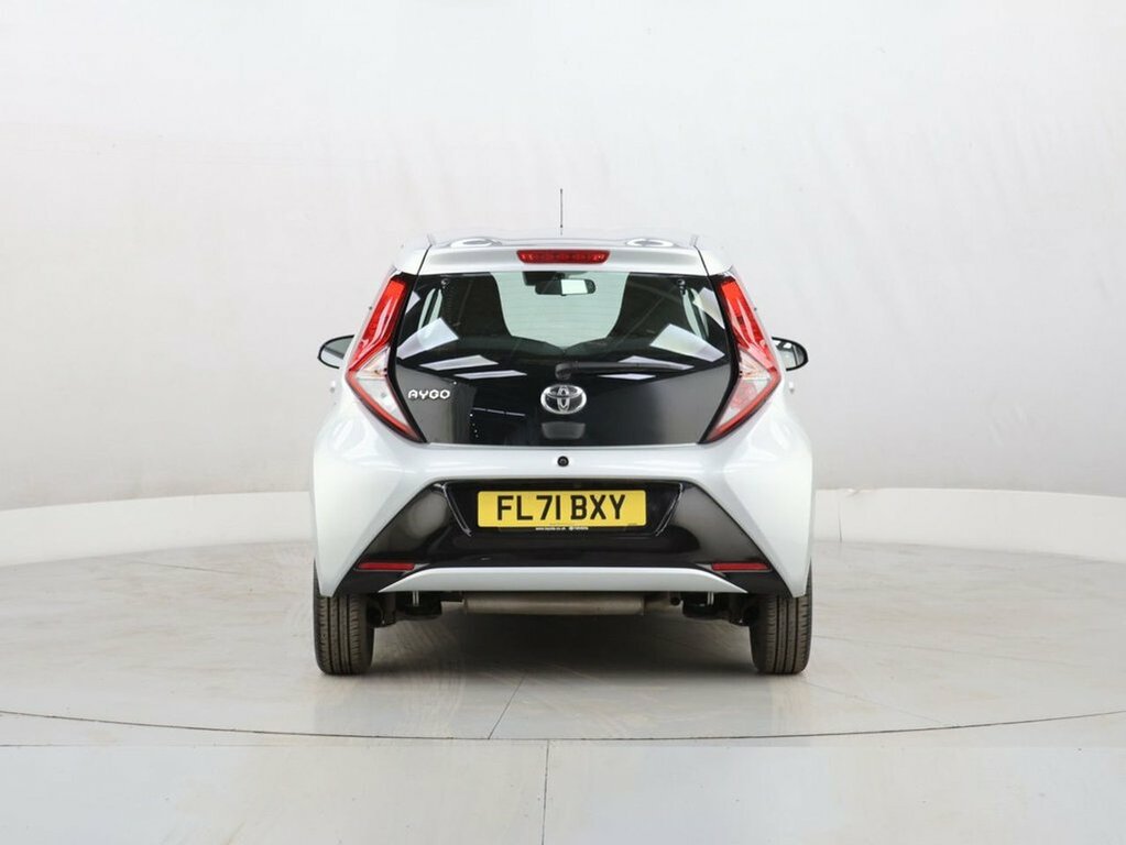 Toyota Aygo 1L X-play Silver #6