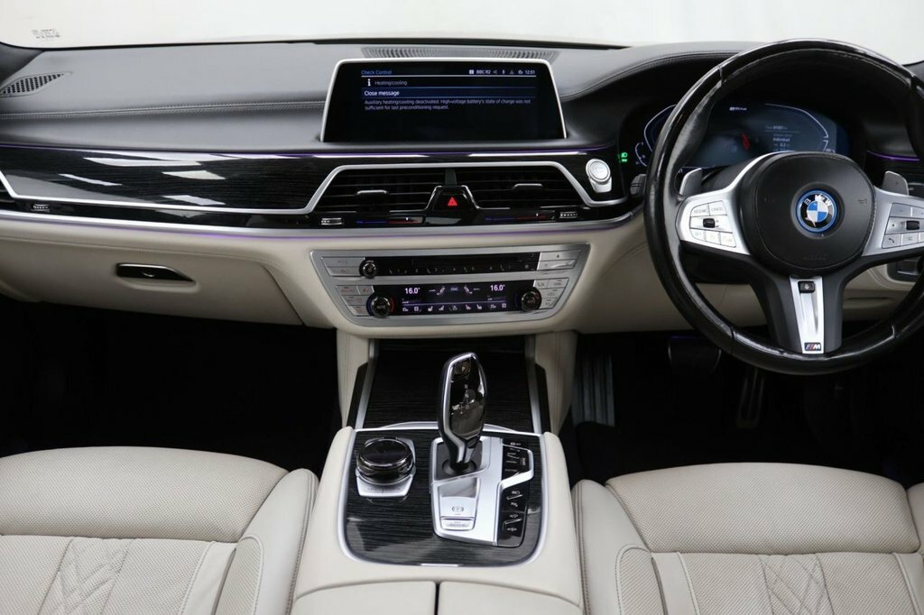 BMW 7 Series Saloon Black #25