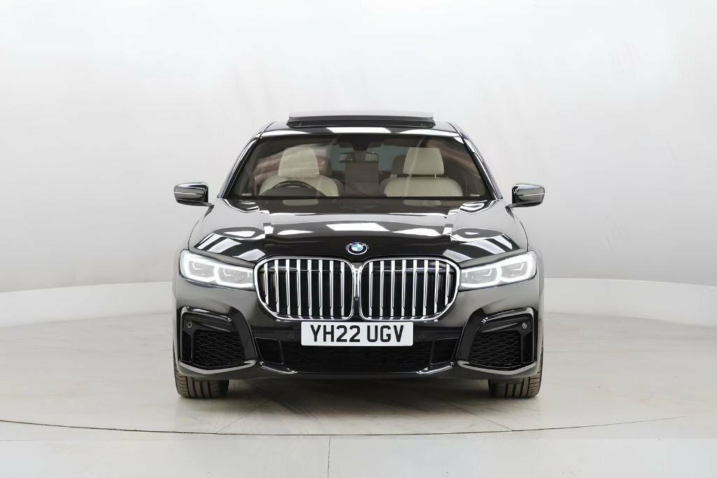 BMW 7 Series 3L M Sport Black #4