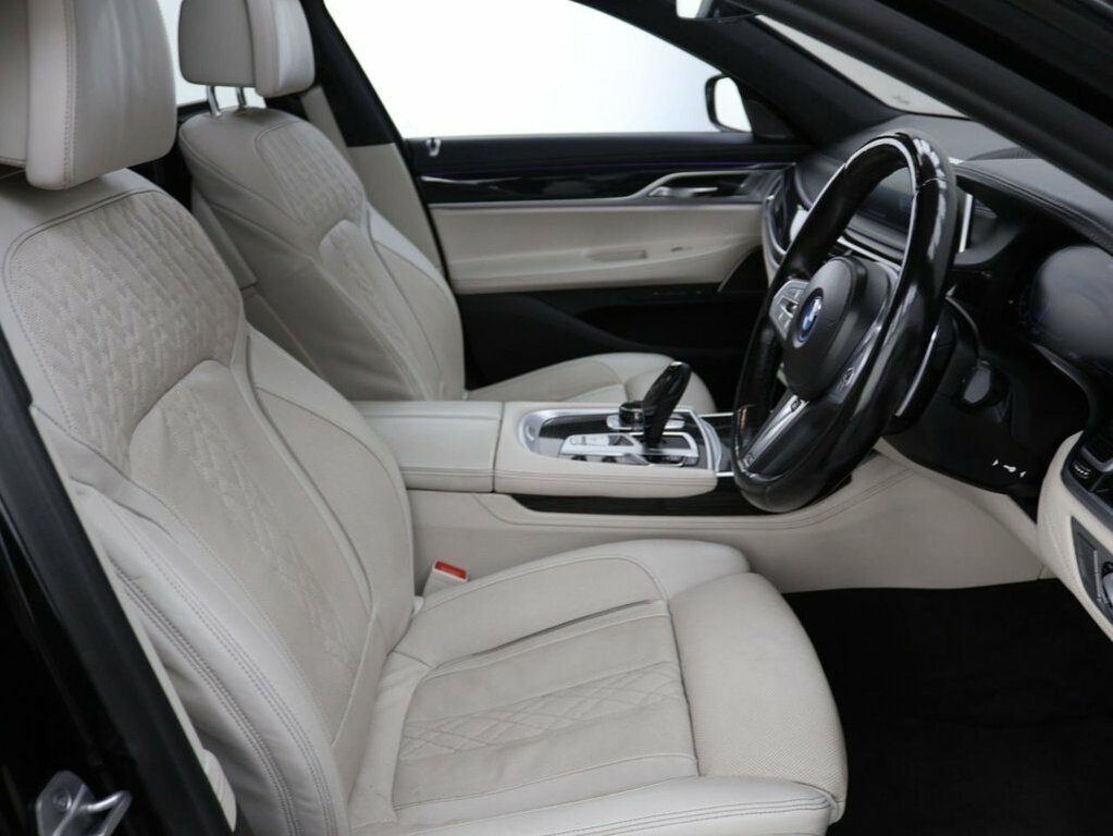 BMW 7 Series Saloon Black #9