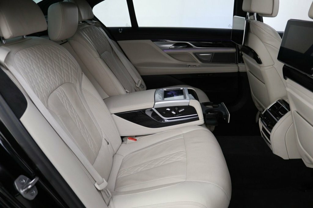 BMW 7 Series Saloon Black #15