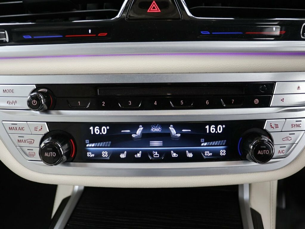 BMW 7 Series Saloon Black #10