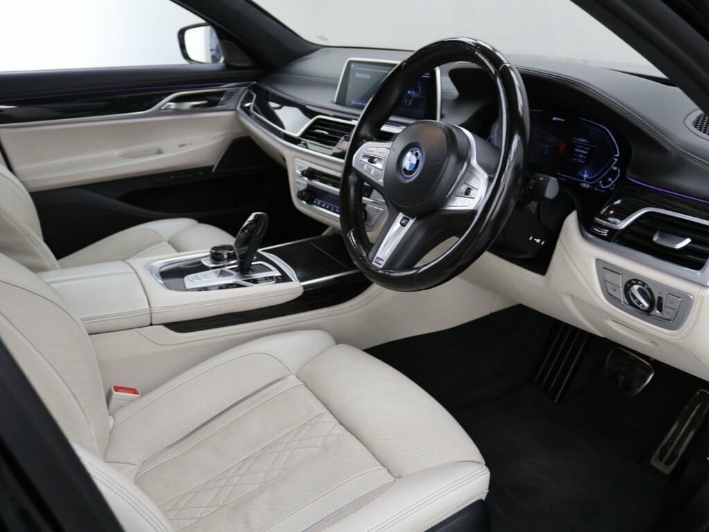 BMW 7 Series Saloon Black #8