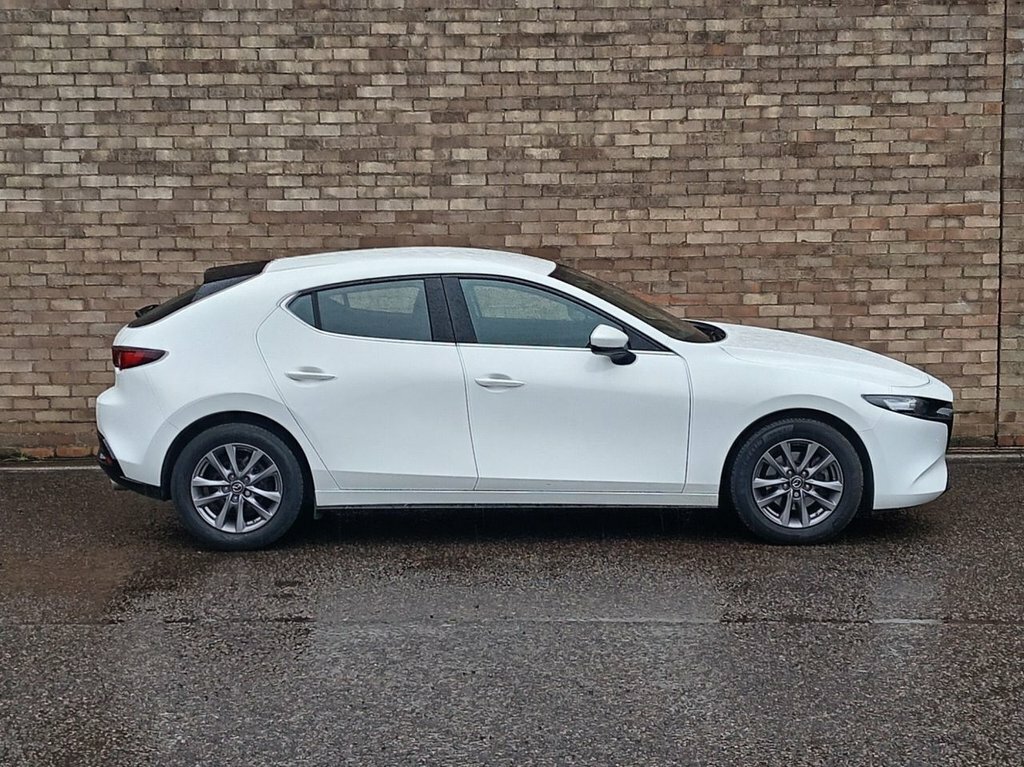 Mazda 3 2L Se-l Lux White #3