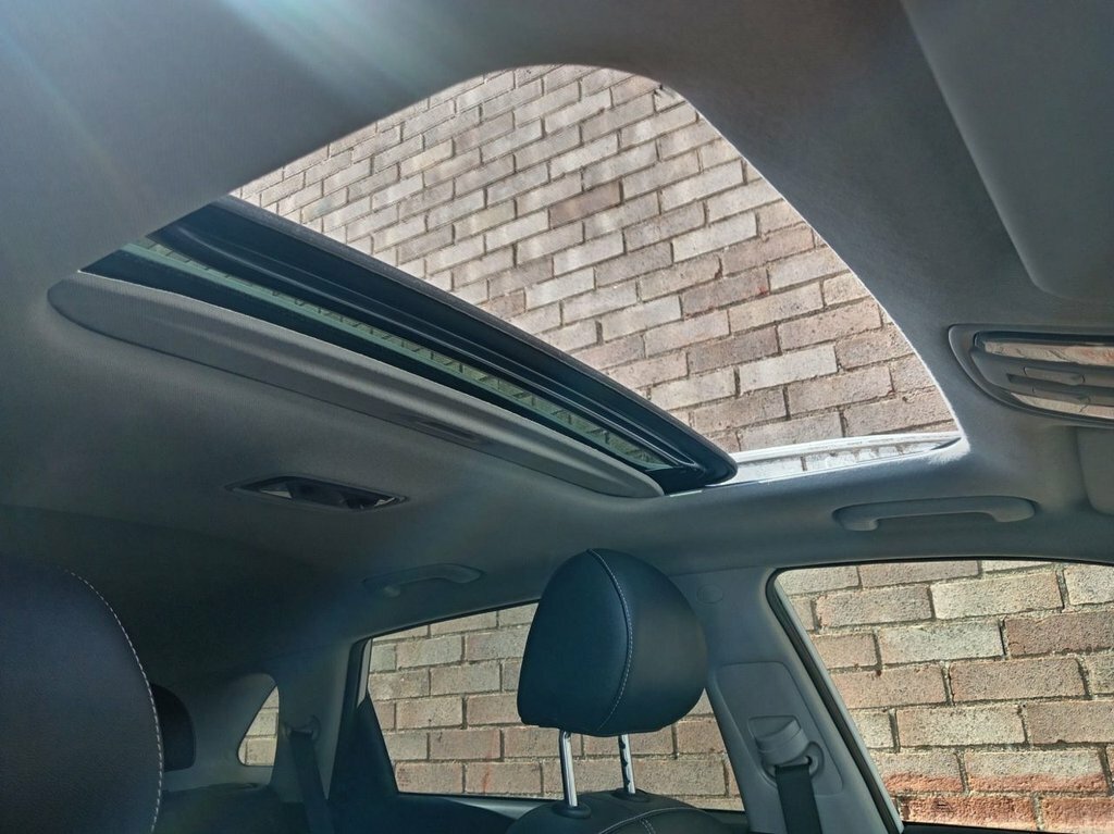 Kia e-Niro Suv White #2