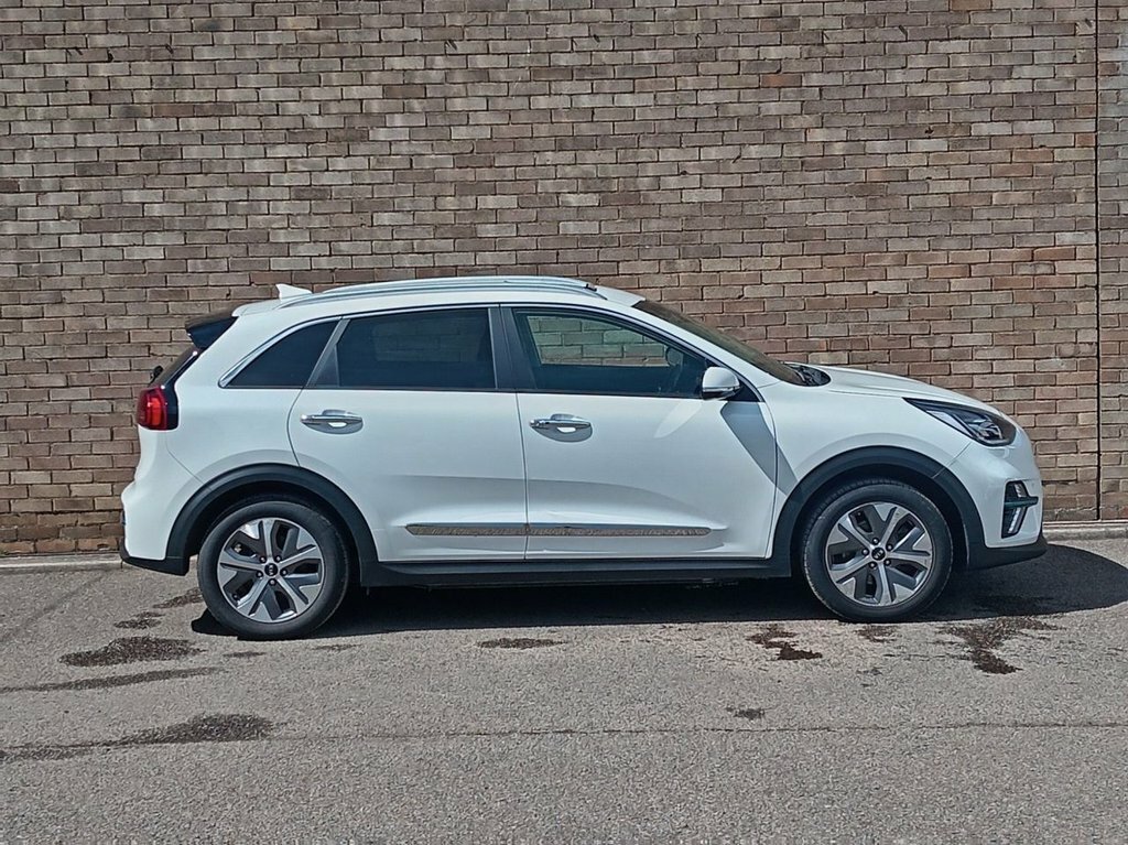 Kia e-Niro Suv White #4