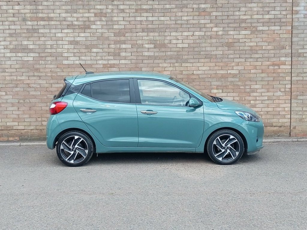 Hyundai I10 1L Premium Green #3