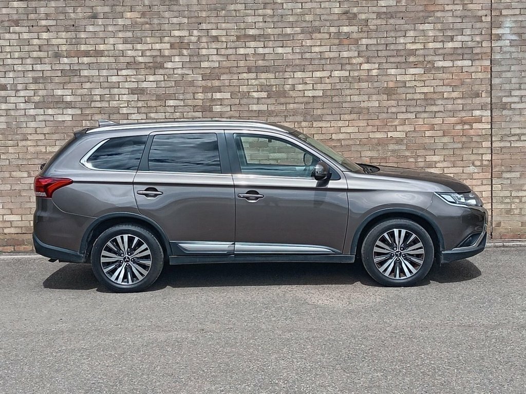 Mitsubishi Outlander 2L Design Brown #3