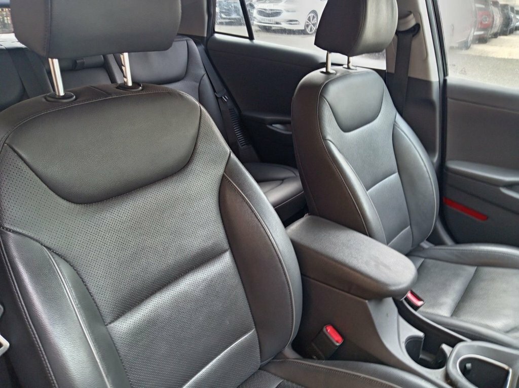 Hyundai Ioniq 1L Premium Se Black #5