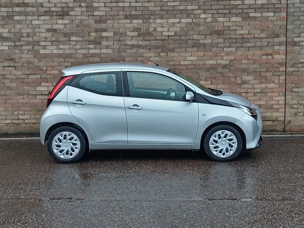 Toyota Aygo 1L X-play Silver #3