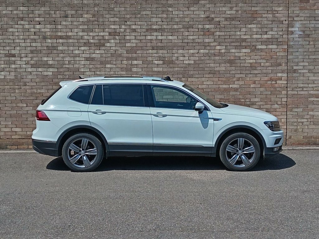 Volkswagen Tiguan Allspace 1.5L Sel White #4