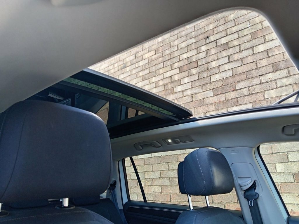 Volkswagen Tiguan Allspace 1.5L Sel White #2
