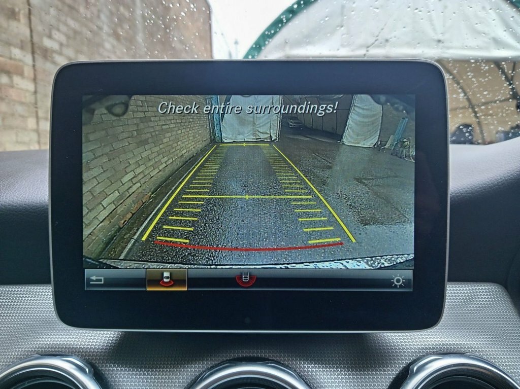 Mercedes-Benz GLA Class 1.6L Urban Edition Black #2