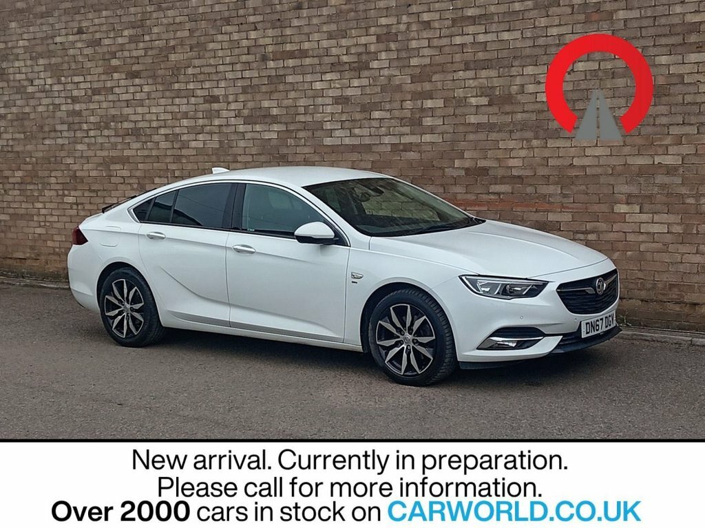 Vauxhall Insignia 2L Sri Nav White
