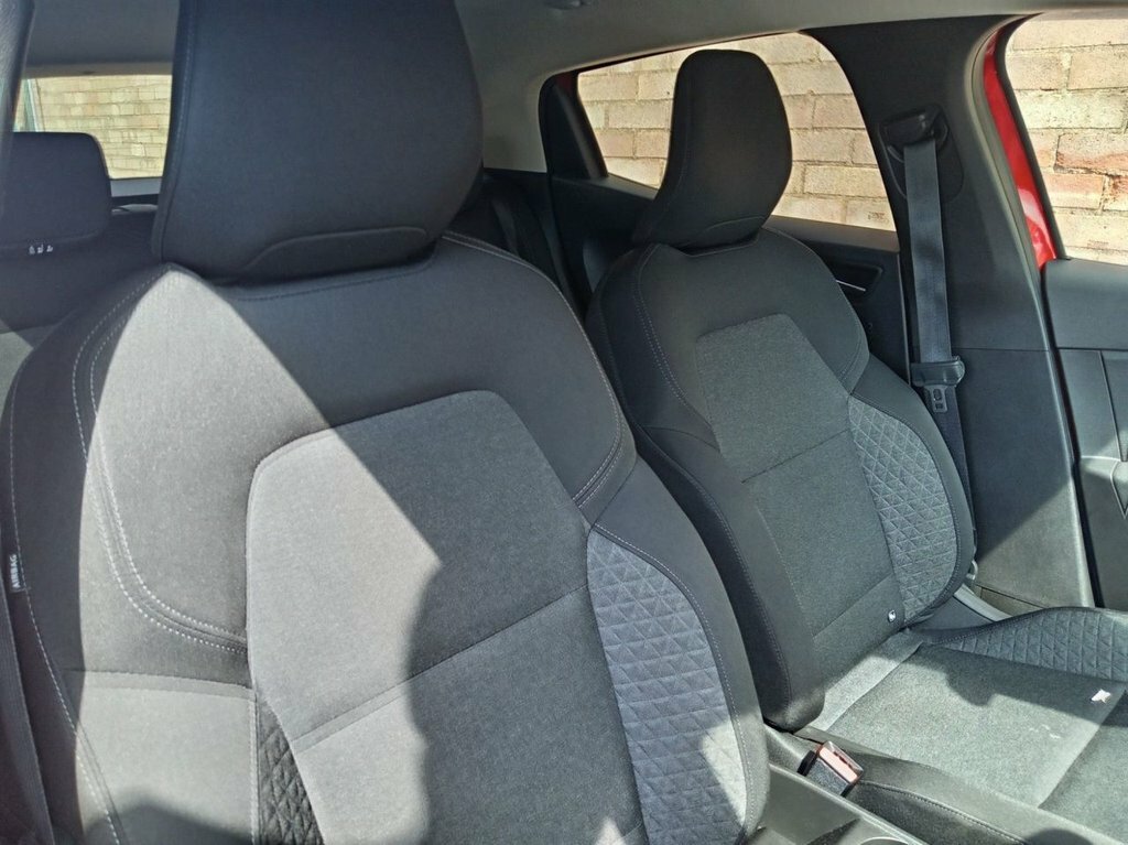 Renault Clio 1L Iconic Red #4