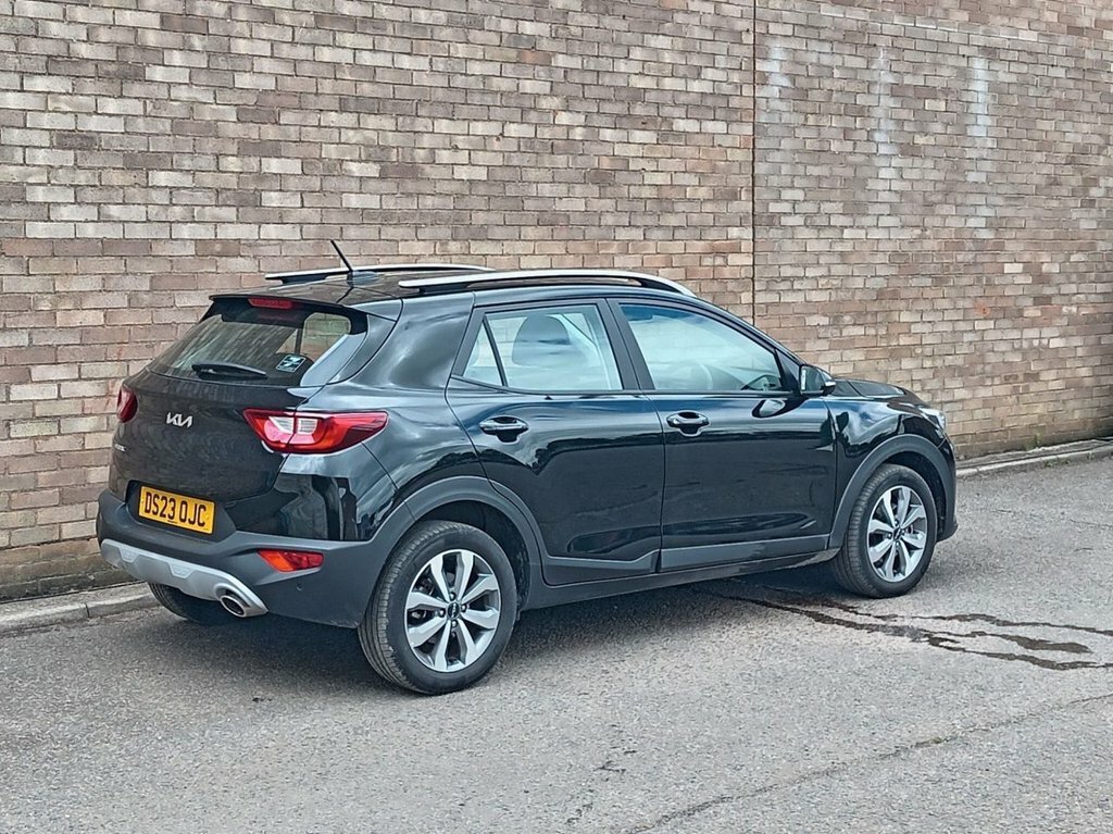Kia Stonic 1L 2 Black #3