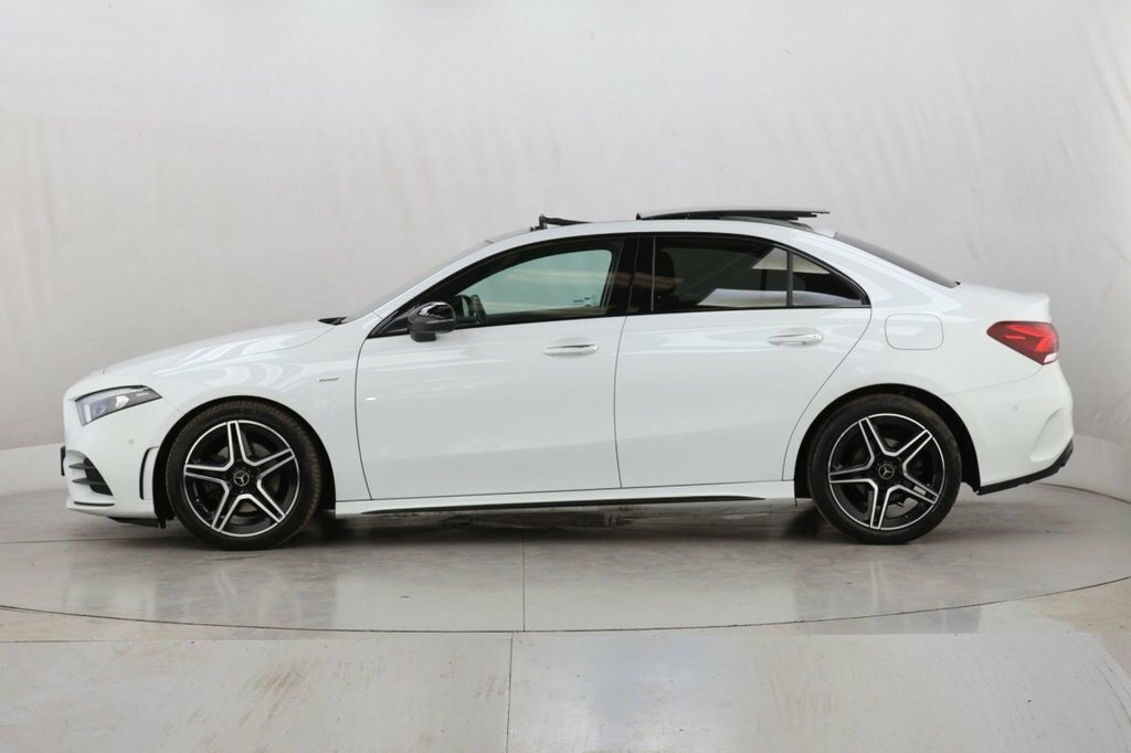Mercedes-Benz A Class 2L Amg Line Edition KM22FWO White #6