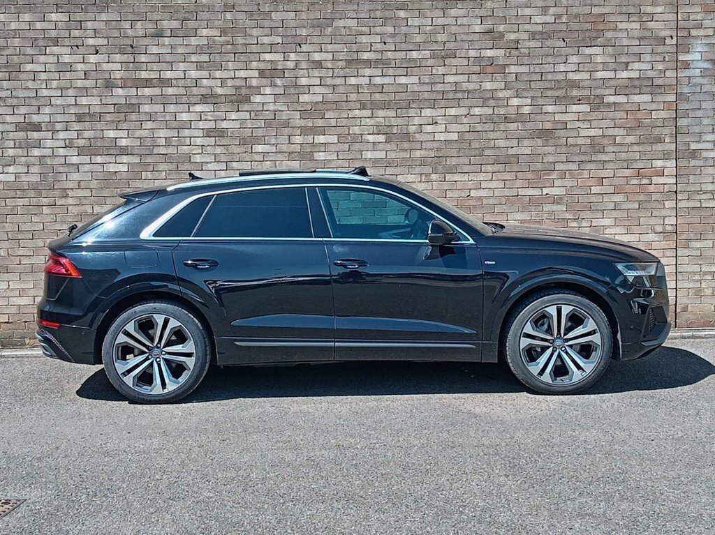 Audi Q8 3L S Line Black #3