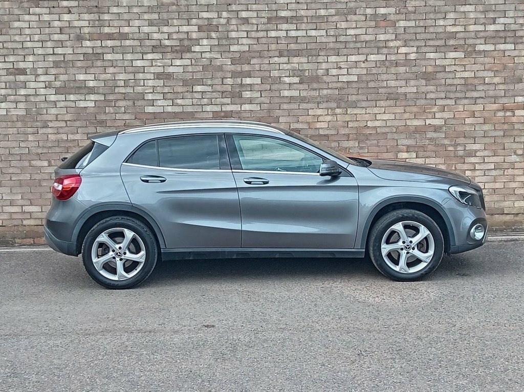 Mercedes-Benz GLA Class 2L Sport VE67DNF Grey #3