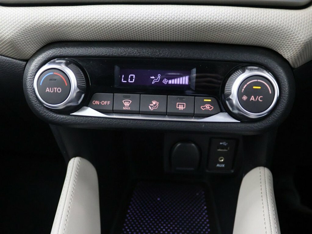 Nissan Micra Ig-t Tekna White #9