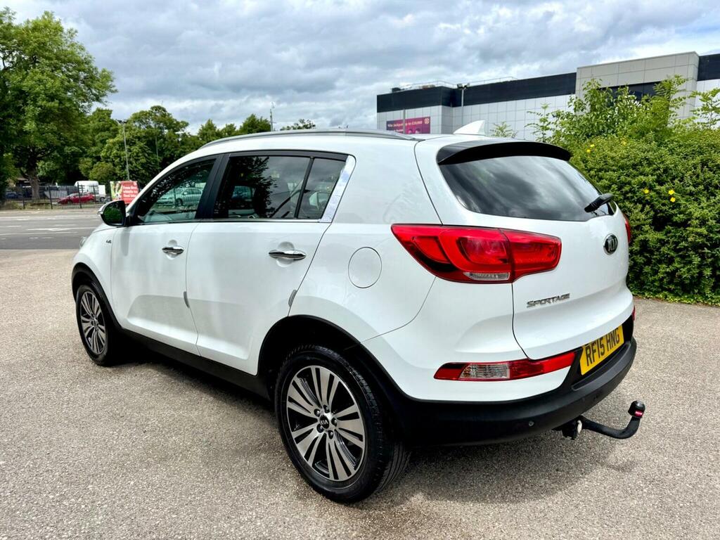 Kia Sportage 2.0 Crdi Kx-4 Awd Euro 5 White #3