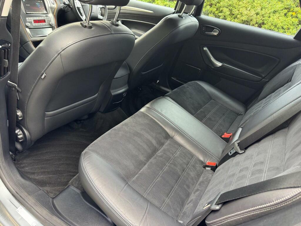Ford Mondeo Saloon Grey #15