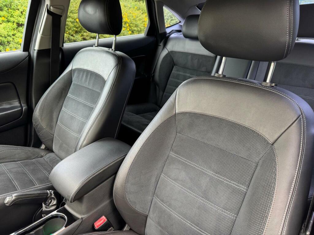 Ford Mondeo Saloon Grey #38