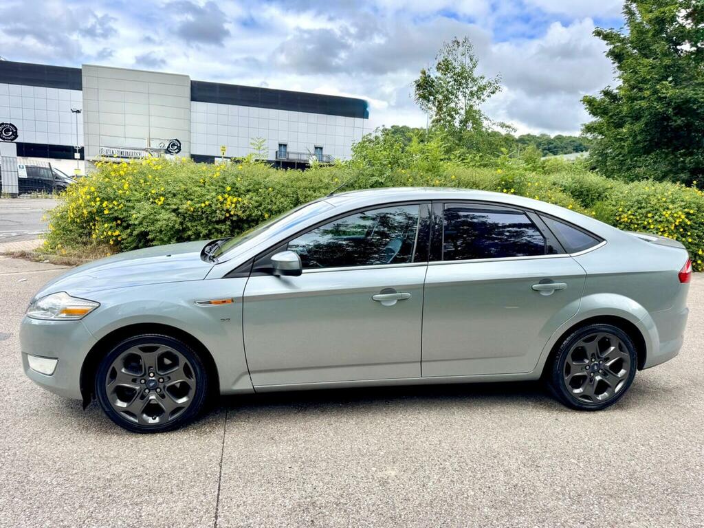 Ford Mondeo Saloon Grey #9