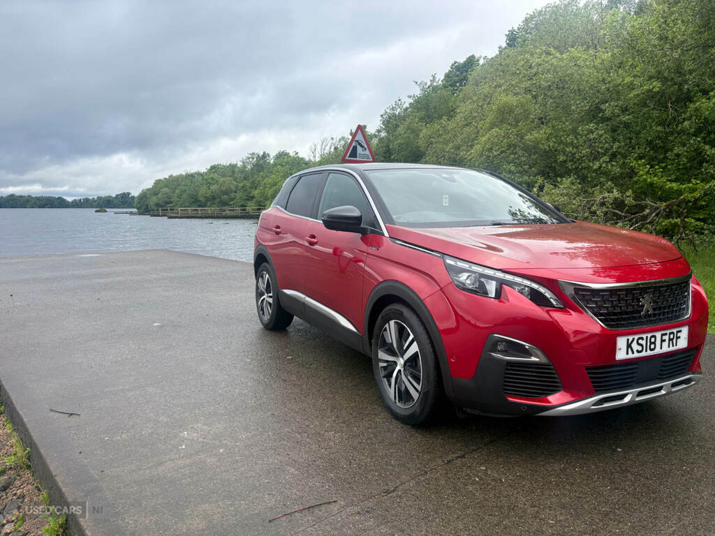 Peugeot 3008 1.5 Bluehdi Gt Line Red