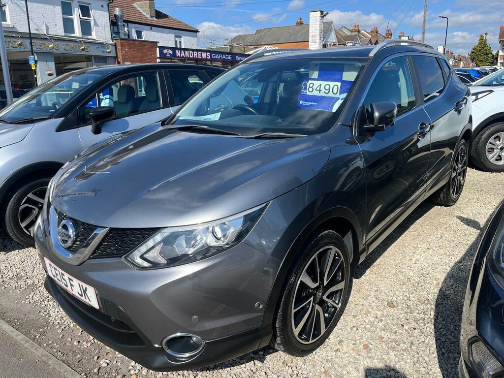 Nissan Qashqai 1.2 Dig-t Tekna CE15FJK Grey #2