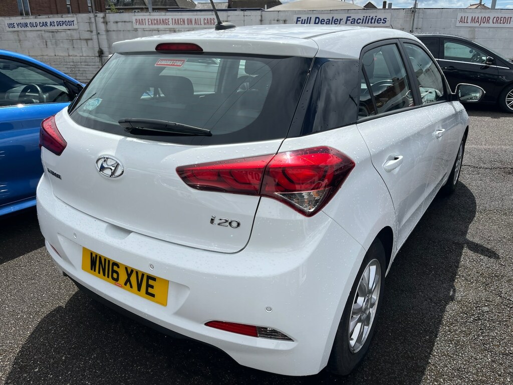 Hyundai I20 1.2 Se White #3