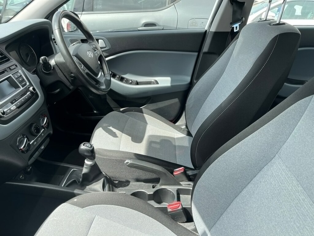 Hyundai I20 1.2 Se White #5