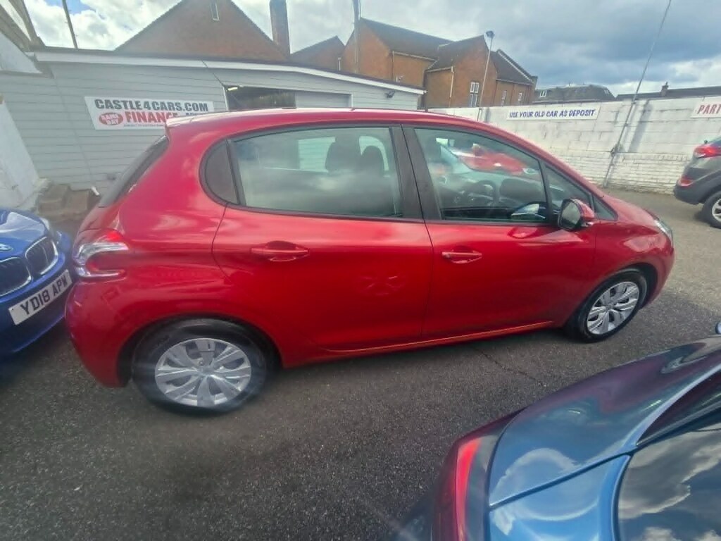 Peugeot 208 1.2 Vti Access WO64KRV Red #4