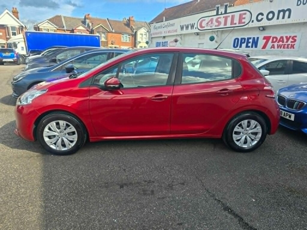 Peugeot 208 1.2 Vti Access WO64KRV Red #5