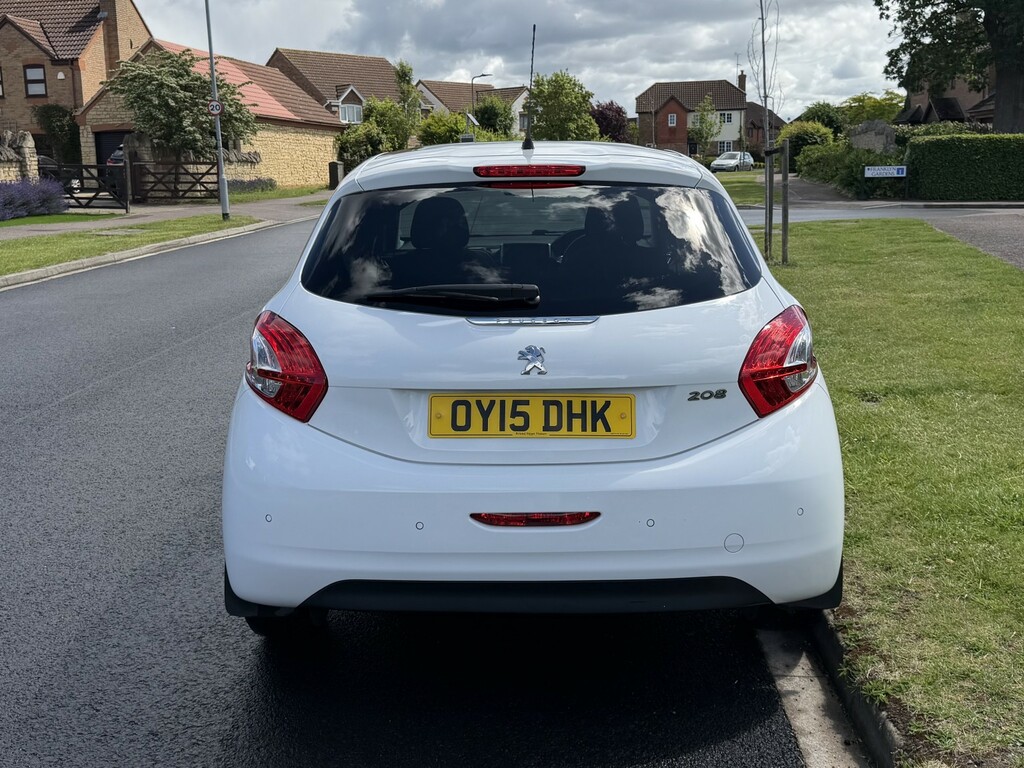 Peugeot 208 1.2 Vti Puretech Style White #5