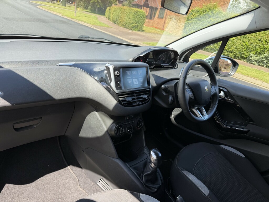 Peugeot 208 Active Silver #13