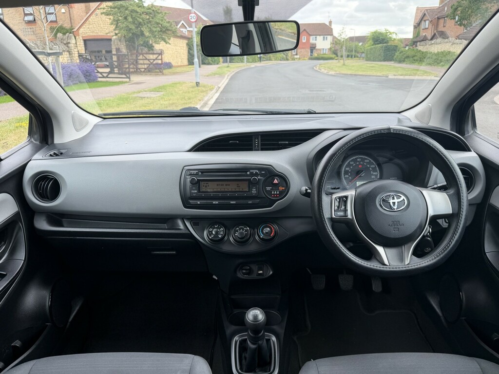 Toyota Yaris Icon Grey #15