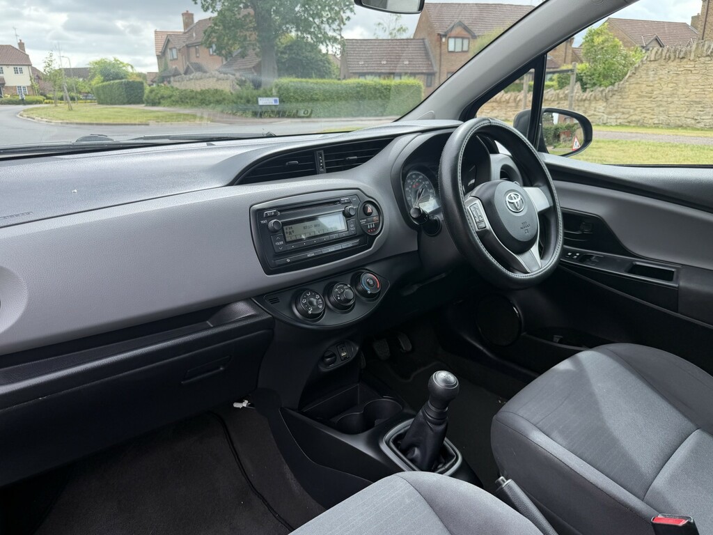 Toyota Yaris Icon Grey #13