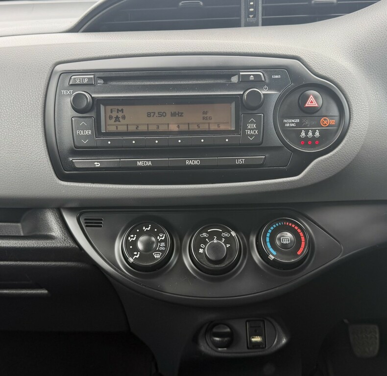 Toyota Yaris Icon Grey #17