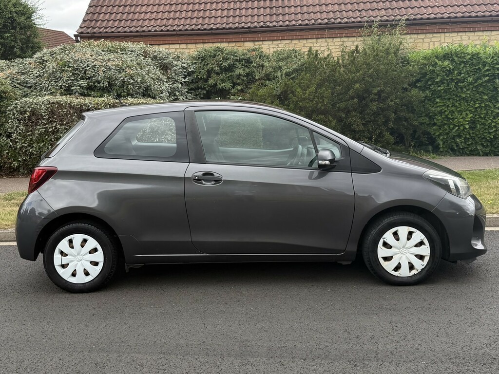 Toyota Yaris 1.0 Vvt-i Active Grey #3