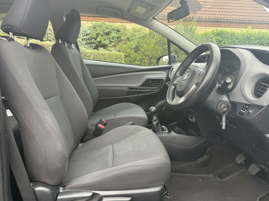 Toyota Yaris Icon Grey #10