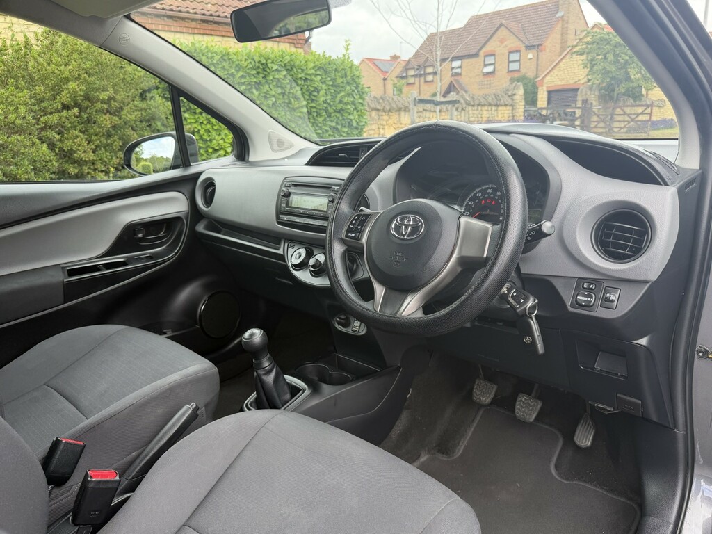 Toyota Yaris Icon Grey #11