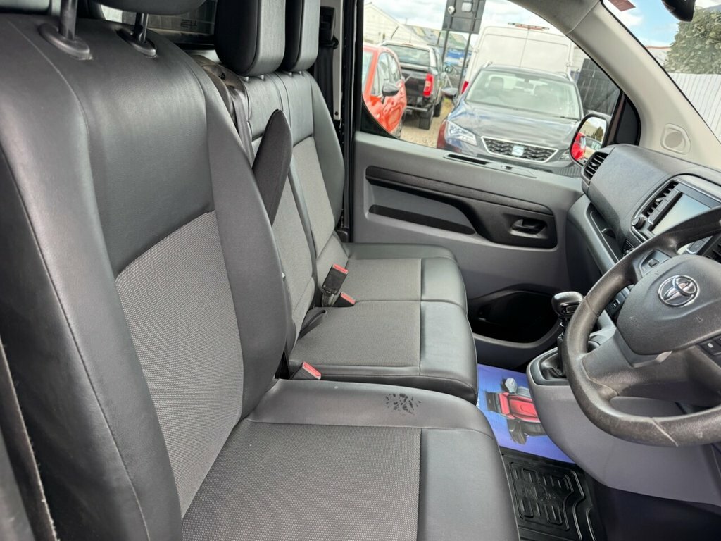 Toyota PROACE 1.5D 120 Icon Van #17