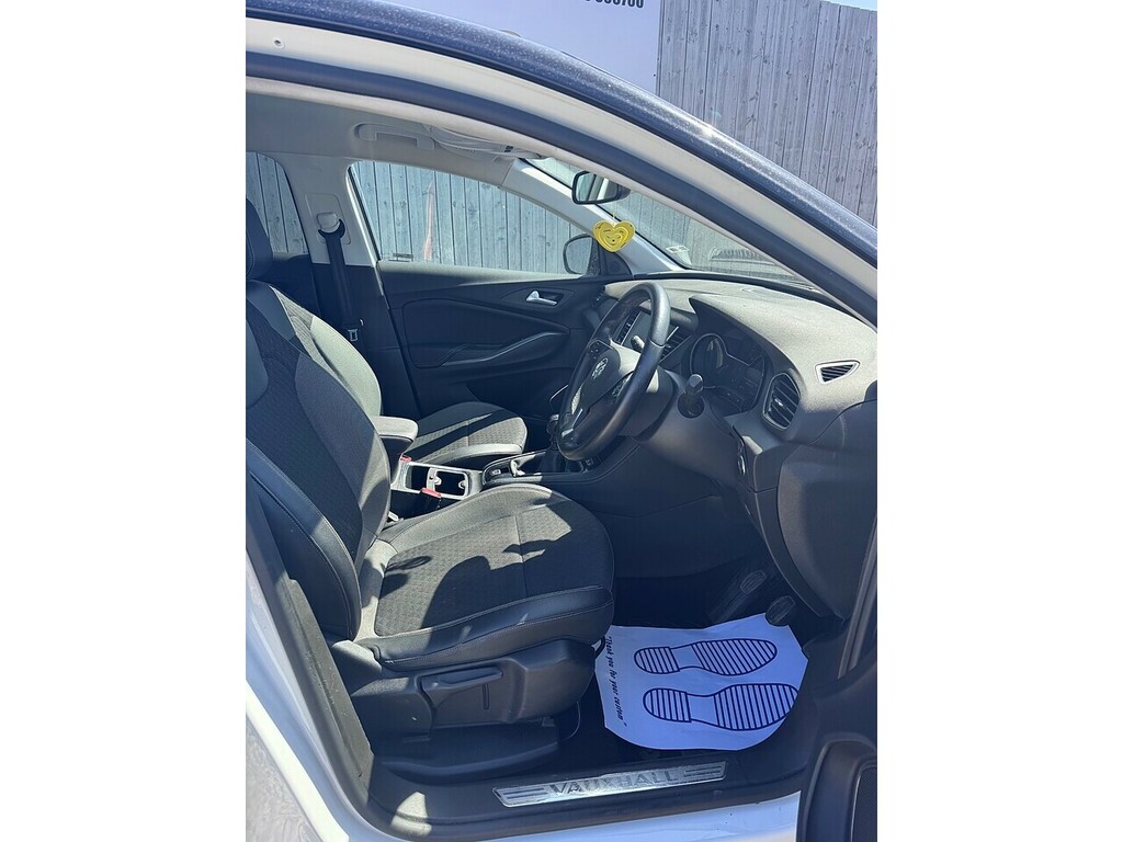 Vauxhall Grandland X Turbo D Blueinjection Sport Nav White