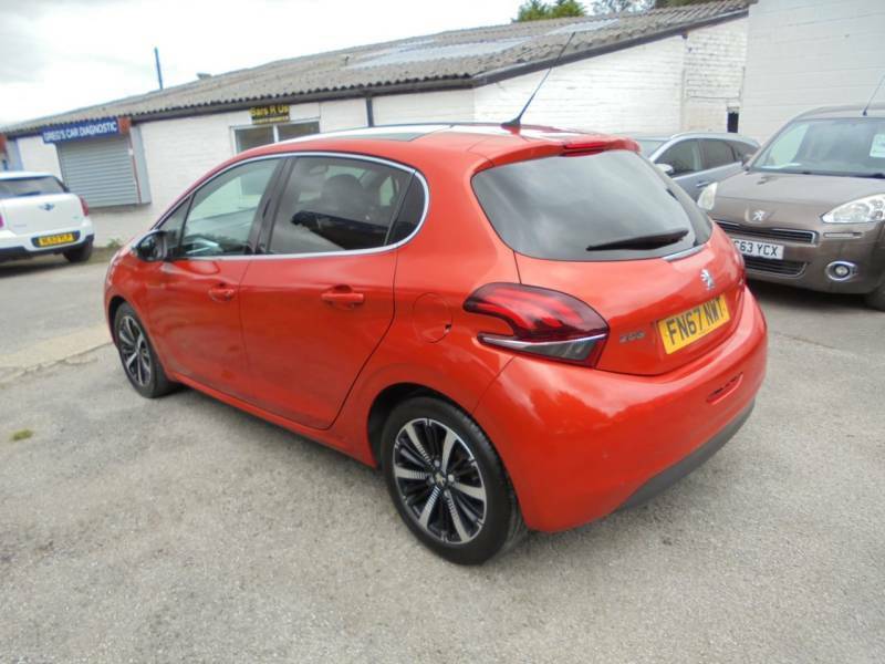 Peugeot 208 1.2 Puretech Allure Premium Orange #5