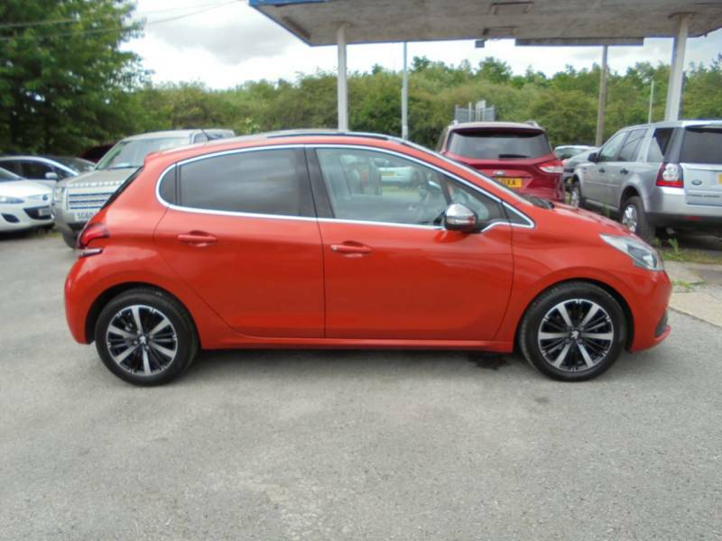Peugeot 208 1.2 Puretech Allure Premium Orange #2