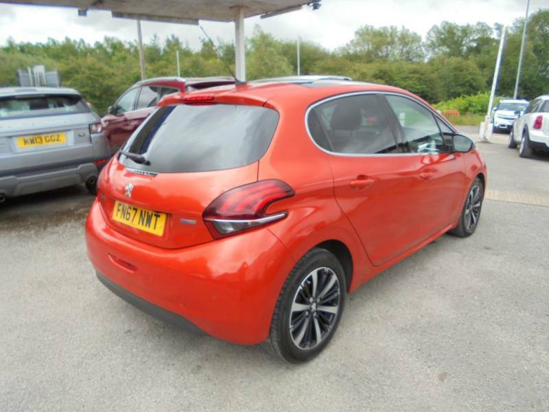 Peugeot 208 1.2 Puretech Allure Premium Orange #3