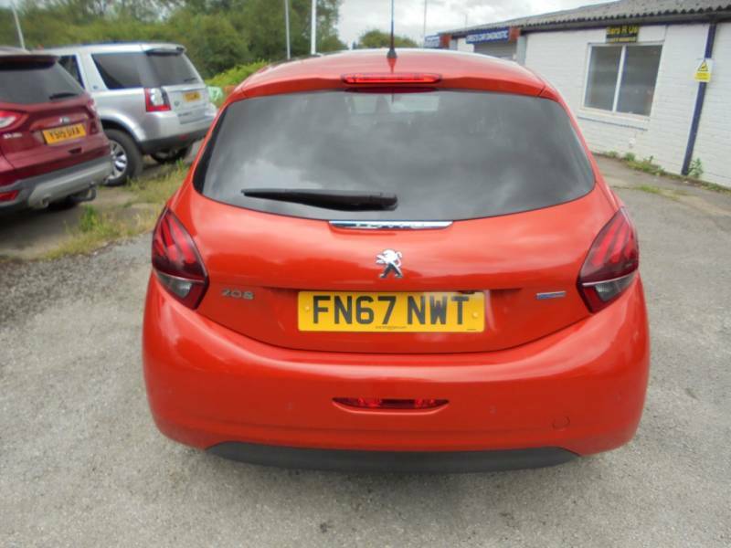 Peugeot 208 1.2 Puretech Allure Premium Orange #4
